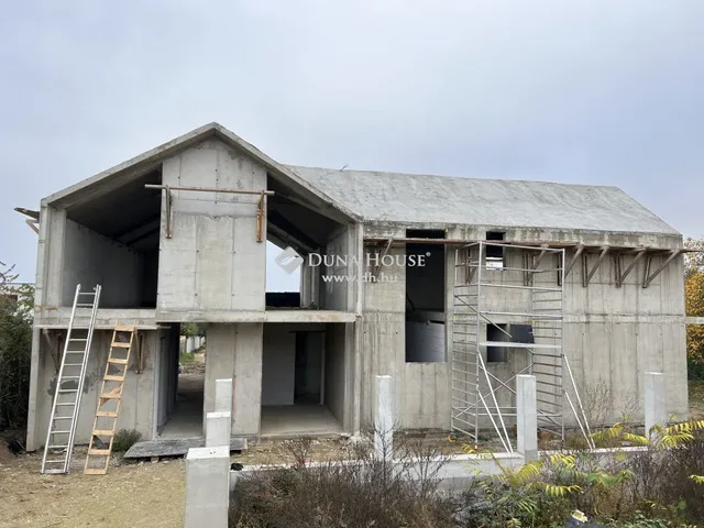 Eladó ház Diósd 300 nm