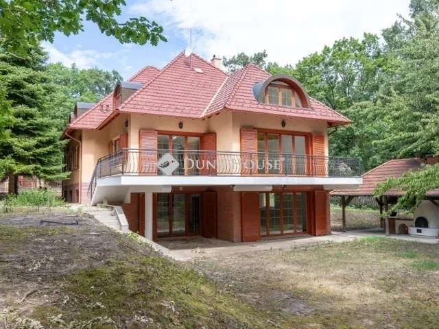 Eladó ház Leányfalu 385 nm