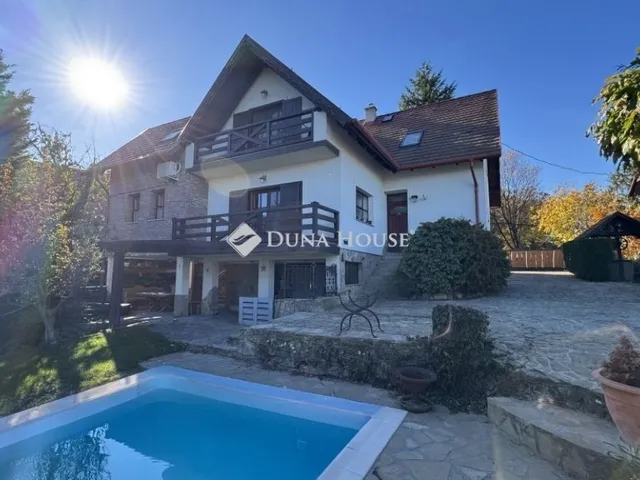 Eladó ház Leányfalu 175 nm