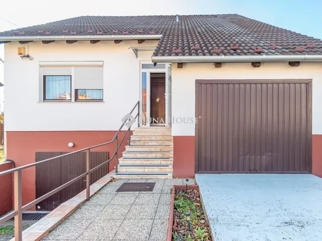 Eladó ház Budapest XVI. kerület 137 nm