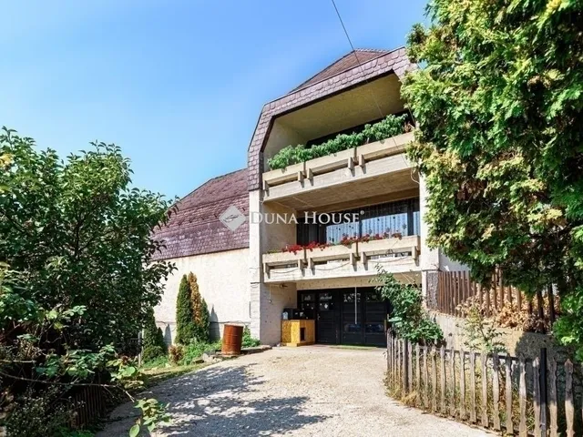 Eladó ház Budapest XII. kerület 180 nm