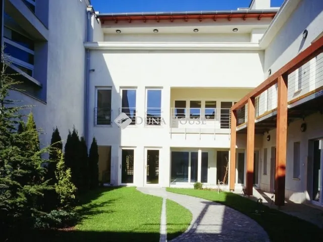 Eladó kereskedelmi és ipari ingatlan Budapest II. kerület 1370 nm