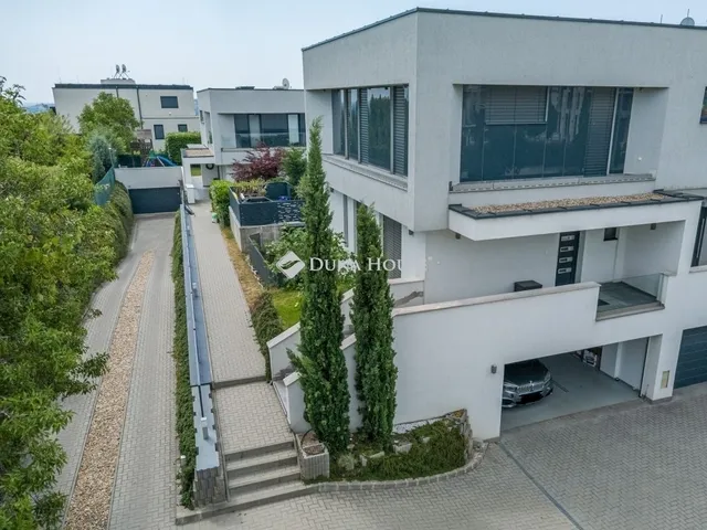 Eladó ház Budapest XI. kerület 220 nm