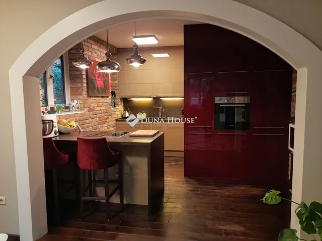 Eladó ház Solymár 440 nm