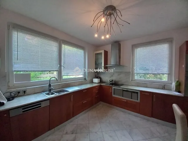 Eladó lakás Budapest II. kerület 184 nm