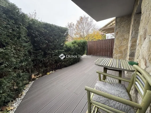 Eladó lakás Üröm 55 nm