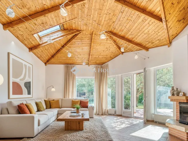 Eladó ház Solymár 290 nm