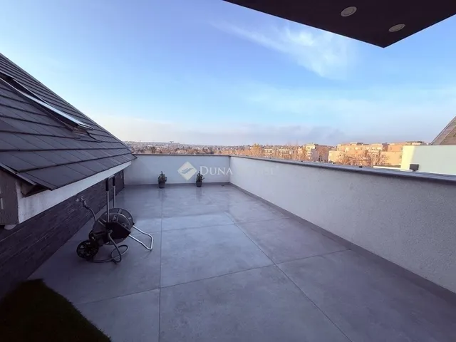 Eladó lakás Érd 150 nm