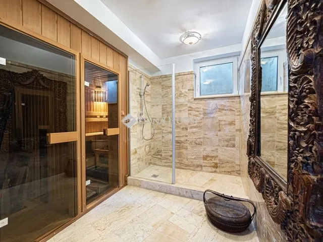 Eladó ház Budapest II. kerület 500 nm