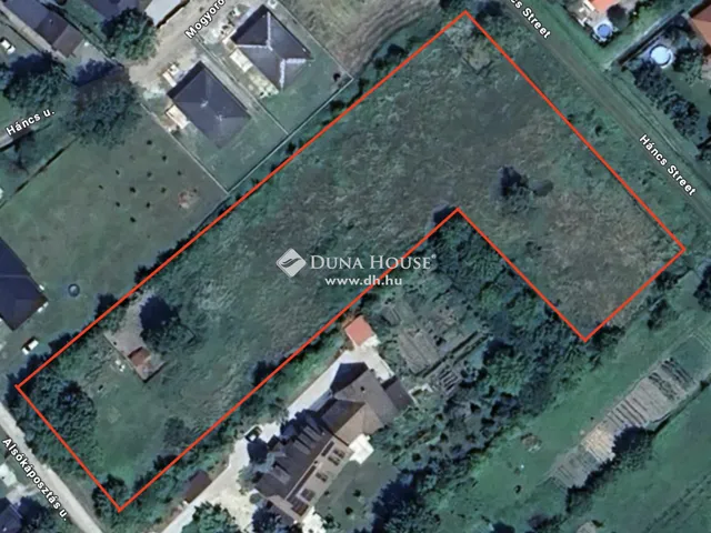 Eladó telek Tahitótfalu 6152 nm