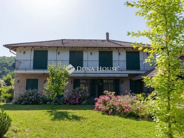 Eladó ház Visegrád 325 nm