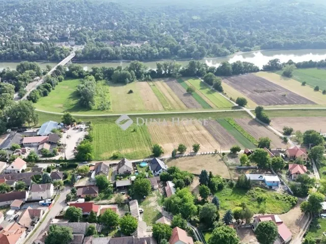 Eladó telek Tahitótfalu 590 nm