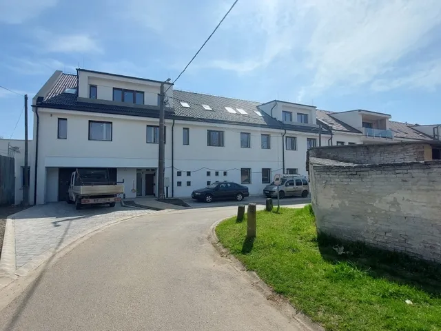 Eladó lakás Vác 88 nm