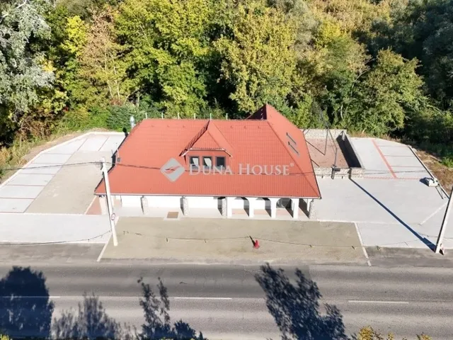 Eladó kereskedelmi és ipari ingatlan Tahitótfalu 240 nm