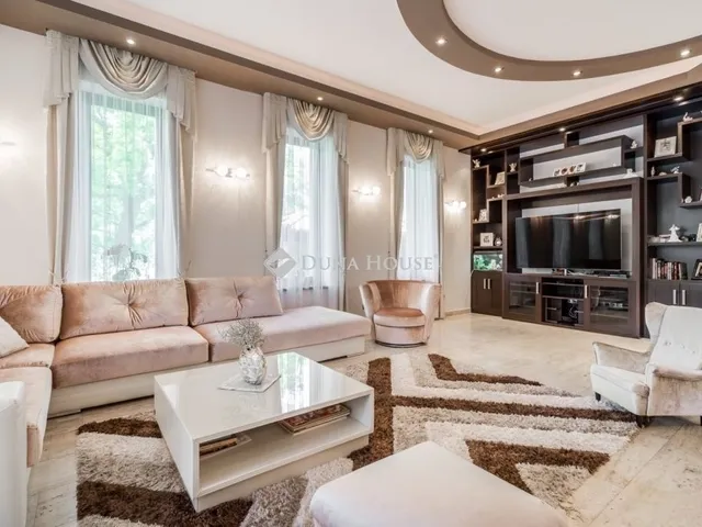 Eladó ház Fót 367 nm