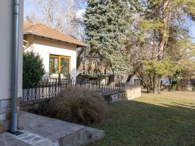 Eladó ház Leányfalu 230 nm