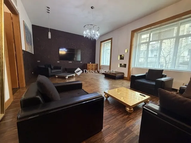 Eladó lakás Budapest II. kerület 100 nm