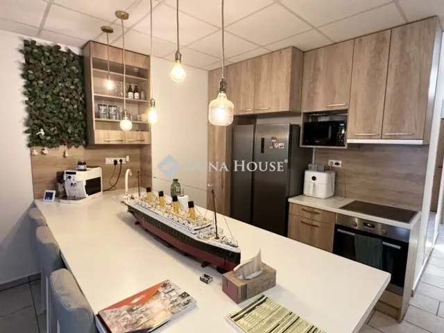 Eladó lakás Budapest XI. kerület 111 nm