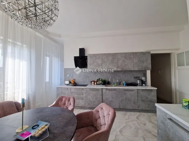 Eladó lakás Budapest II. kerület 138 nm