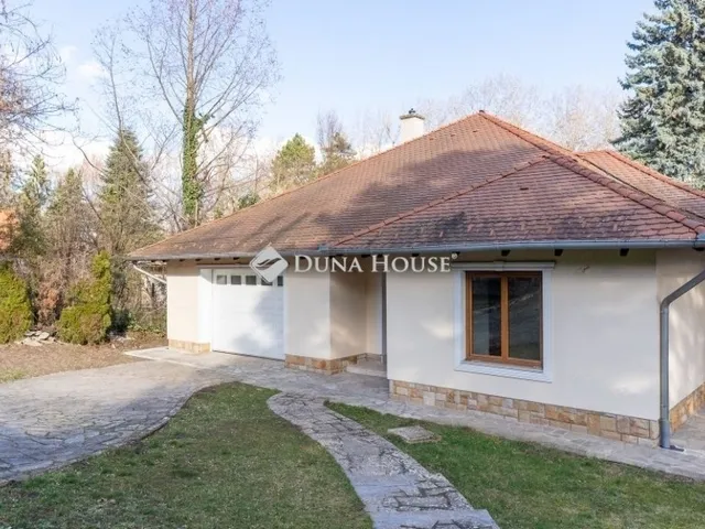 Eladó ház Leányfalu 230 nm