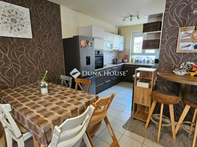 Eladó lakás Dunakeszi, Alag 91 nm