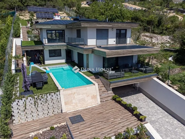 Eladó ház Budaörs 300 nm