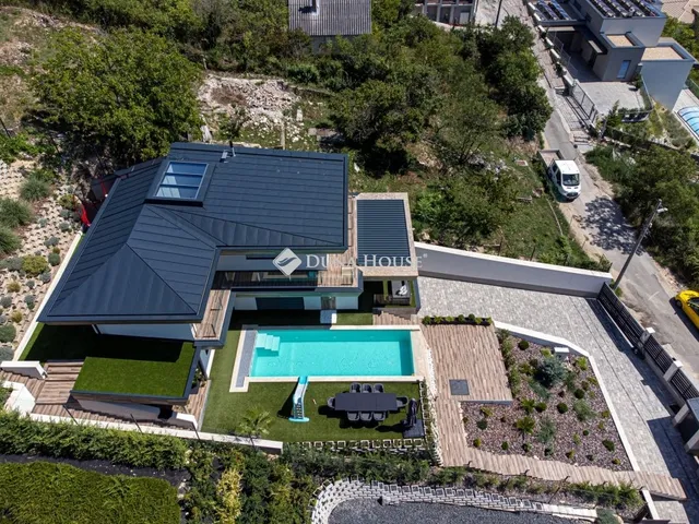 Eladó ház Budaörs 300 nm