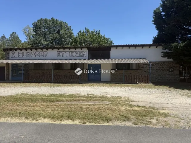 Eladó kereskedelmi és ipari ingatlan Borgáta 170 nm
