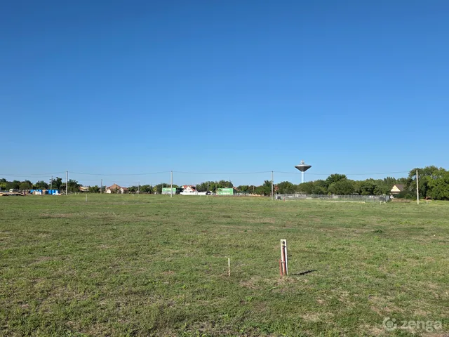 Eladó telek Tiszakécske 790 nm