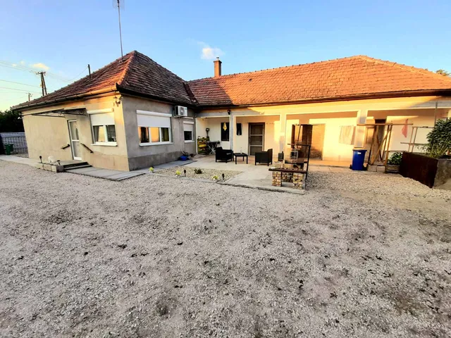 Eladó ház Akasztó 74 nm