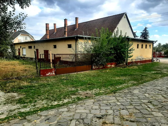 Eladó ház Ágasegyháza 300 nm