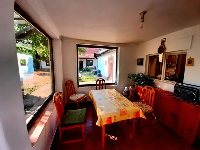 Eladó mezőgazdasági ingatlan Felsőlajos 210 nm