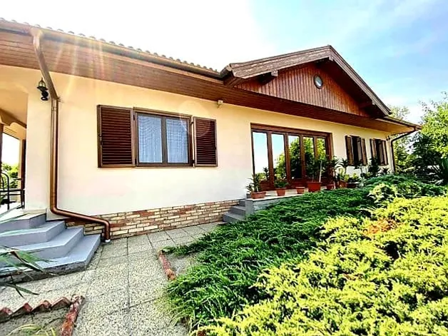 Eladó mezőgazdasági ingatlan Szeged 258 nm