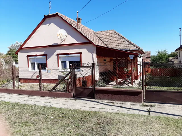 Eladó ház Soltszentimre 76 nm