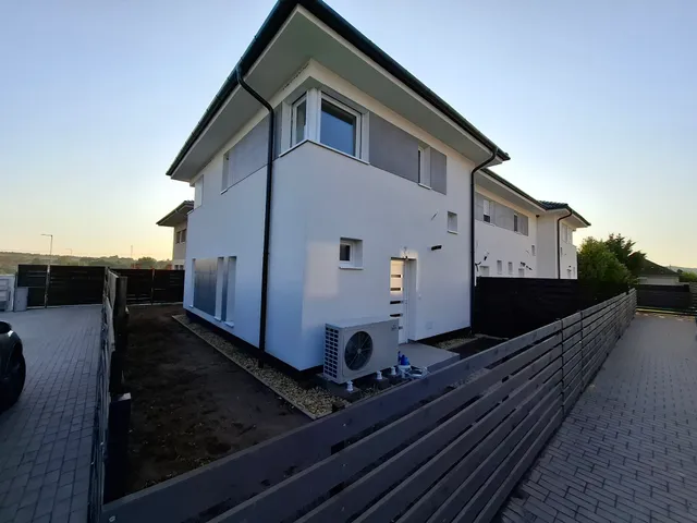 Eladó lakás Mende, Csalogány utca 80 nm