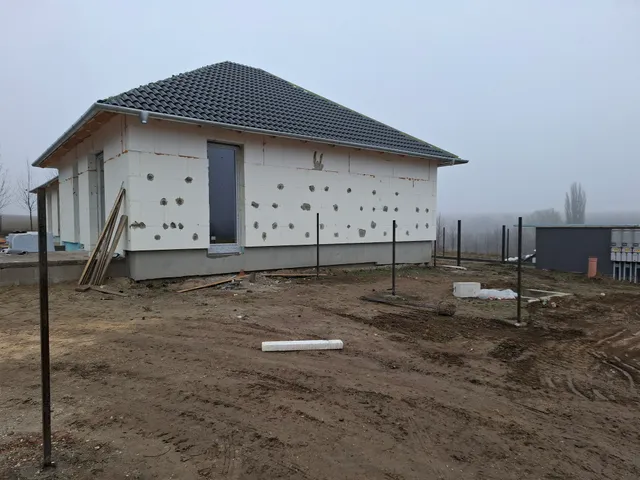 Eladó lakás Mende, Gyurgyalag utca 66 nm