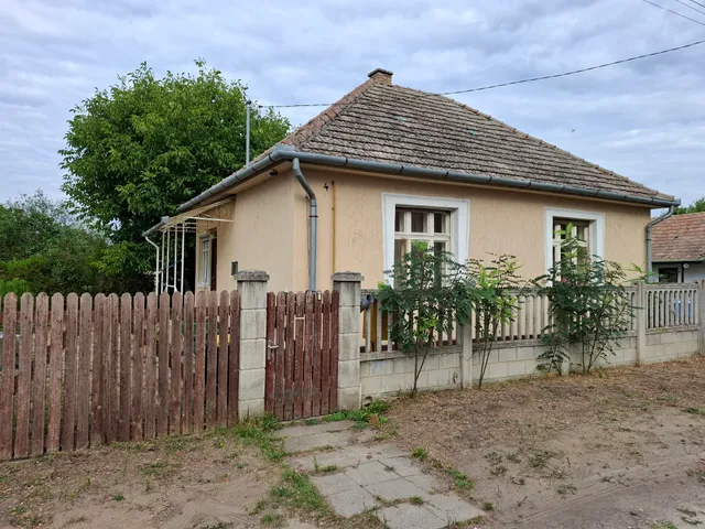 Eladó ház Tápiószecső 61 nm