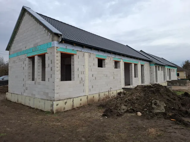 Eladó ház Mende, Pusztaszentistván 100 nm