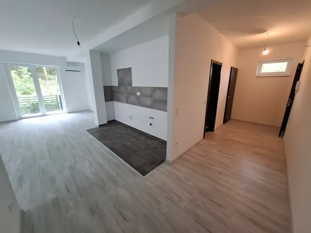 Eladó lakás Mende, Hársfa utca 94 nm