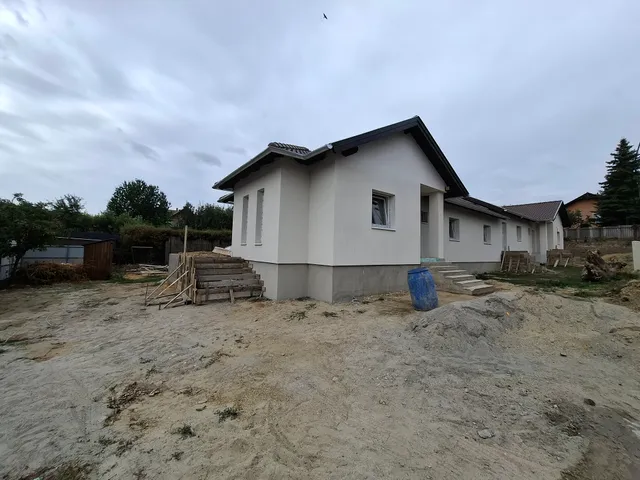 Eladó ház Mende 93 nm
