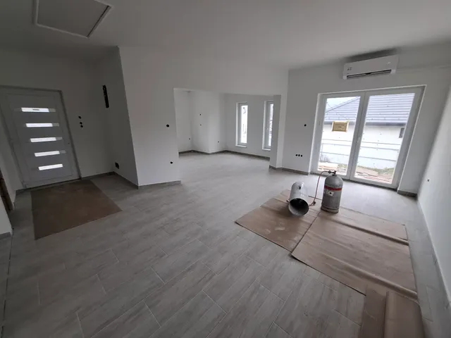 Eladó lakás Mende 93 nm