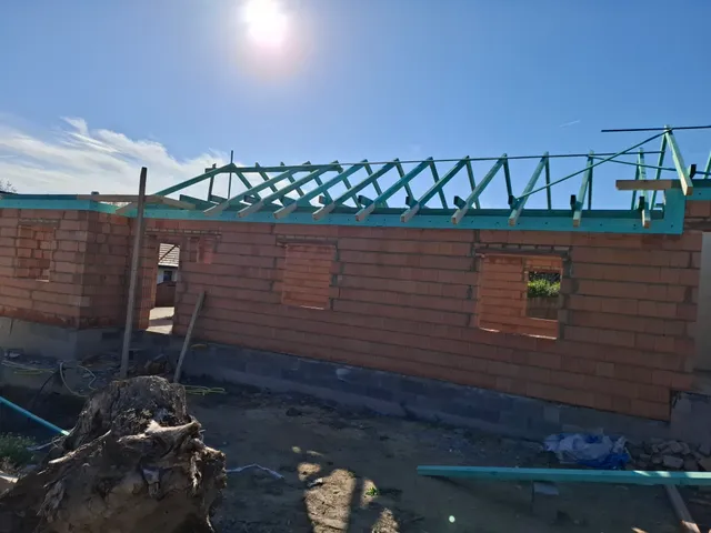 Eladó lakás Mende, Rét utca 72 nm