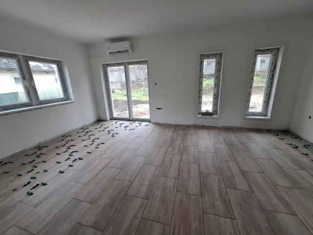 Eladó lakás Mende, Rét utca 72 nm