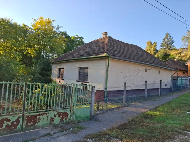 Eladó ház Úri, Temetőalja uta 80 nm