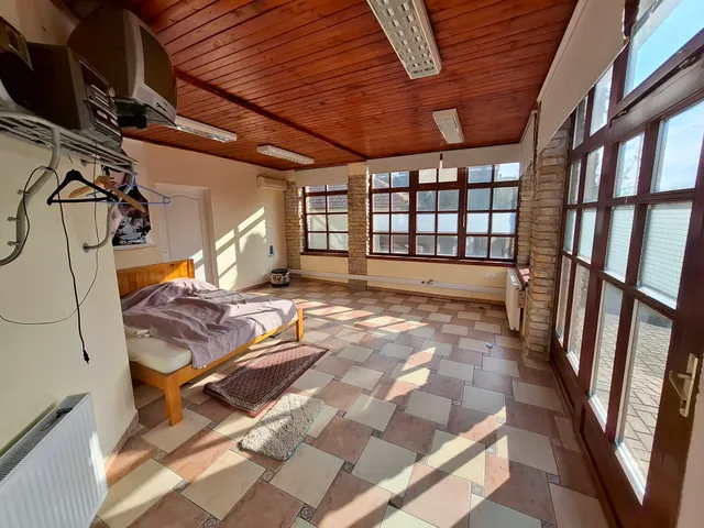 Eladó kereskedelmi és ipari ingatlan Gödöllő, Blaháné utca 190 nm