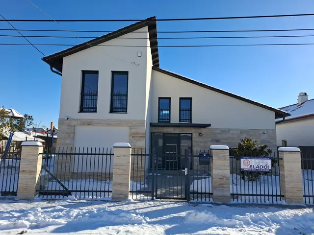 Eladó ház Vecsés, Krakkó 242 nm