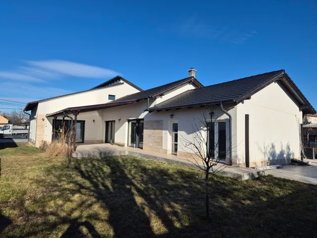 Eladó ház Vecsés, Krakkó 242 nm