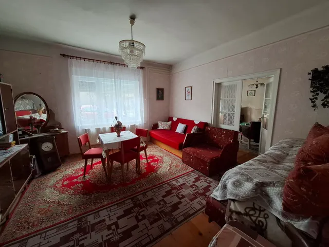 Eladó ház Apostag, Bajcsy-Zsilinszky utca 71 nm