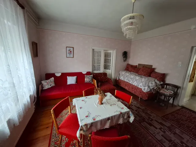 Eladó ház Apostag, Bajcsy-Zsilinszky utca 71 nm