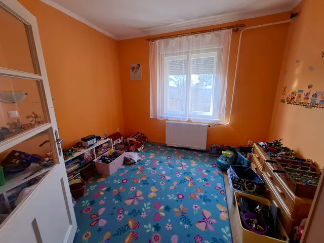 Eladó ház Mende, Pusztaszentistván, Locsodi utca 103 nm